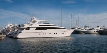 Why Motor Yachts Captivate Boating Enthusiasts