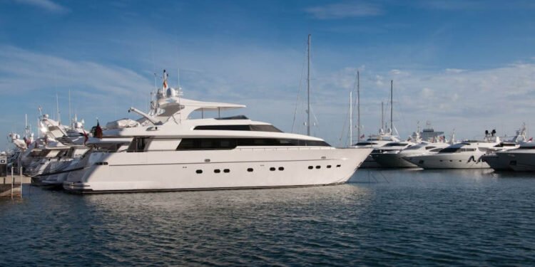 Why Motor Yachts Captivate Boating Enthusiasts