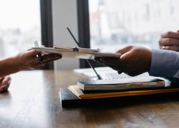 How Can AI Help UK Businesses Manage HR Tasks Faster and Smarter?