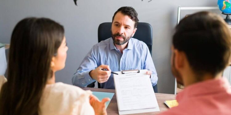 Need to Sign an Employment Contract? Here's What to Consider First